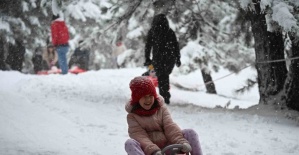 Manisa’da kar coşkusu: Yaylalar ziyaretçilerle doldu