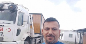 Manisa’da otomobil elektrik direğine çarptı: 1 ölü, 2 yaralı