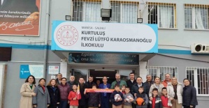 Salihli’de Galatasaraylı taraftarlardan eğitime spor malzemesi desteği