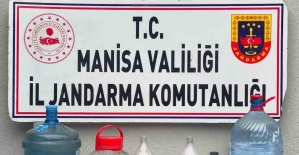 Salihli’de sahte rakı ve kaçak makaron ele geçirildi