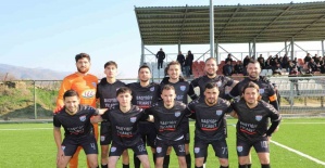Selendi Belediyespor şampiyonluğa koşuyor