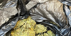 Şüpheli araçtan 50 gram esrar çıktı