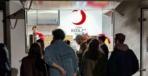 Türk Kızılay Manisa’dan öğrencilere 5 bin kişilik ikramlık