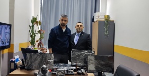 Yeniden Refah Partisi Şehzadeler İlçe Başkanı İbrahim Şahin’den Okuluna Bilgisayar Bağışı