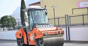 Büyükşehirden hastane otoparkına 2 bin ton sıcak asfalt