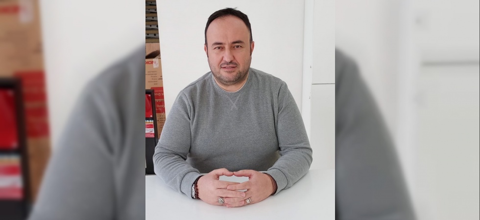 Gece yarısı kırmızı ışıkta mendil satan çocuklar için yetkililere çağrı