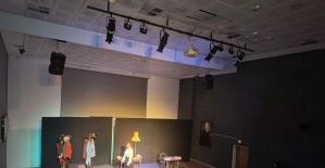 Sarıgöl’de tek kişilik oyun ilgi gördü