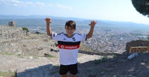 Manisalı 11 yaşındaki oyuncu Beşiktaş’ta forma giyecek