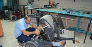 Turgutlu Belediyesi’nden engelli araçlarına ücretsiz tamir