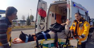 Manisa'da Otomobil Takla Attı: 4 Yaralı!