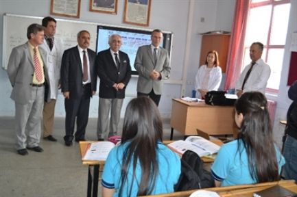  Turgutlu'da Tabletler Öğrencilerle Buluştu 