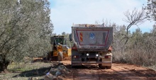 Bozulan ova yolları onarılıyor