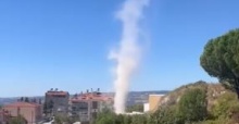 Demirci’de kısa süreli oluşan hortum cep telefonu ile görüntülendi