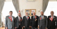 Vali Özkan gazileri makamında ağırladı