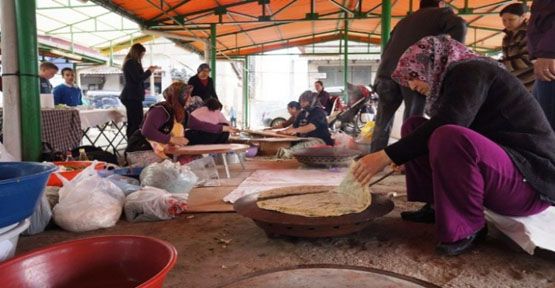 Velilerden Okulun Bakımı İçin Kermes