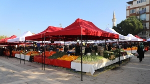 Şehzadeler'in ilk butik pazarı vatandaşlardan tam not aldı