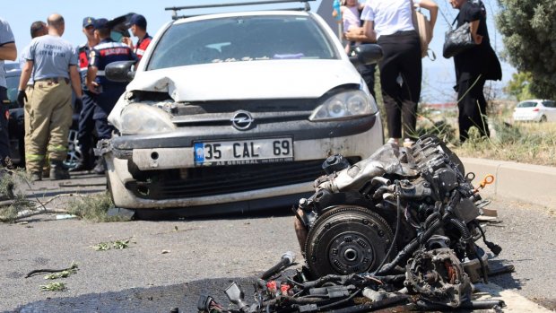 Karşı şeride geçen araç faciaya sebep oluyordu 1’i ağır 3 yaralı